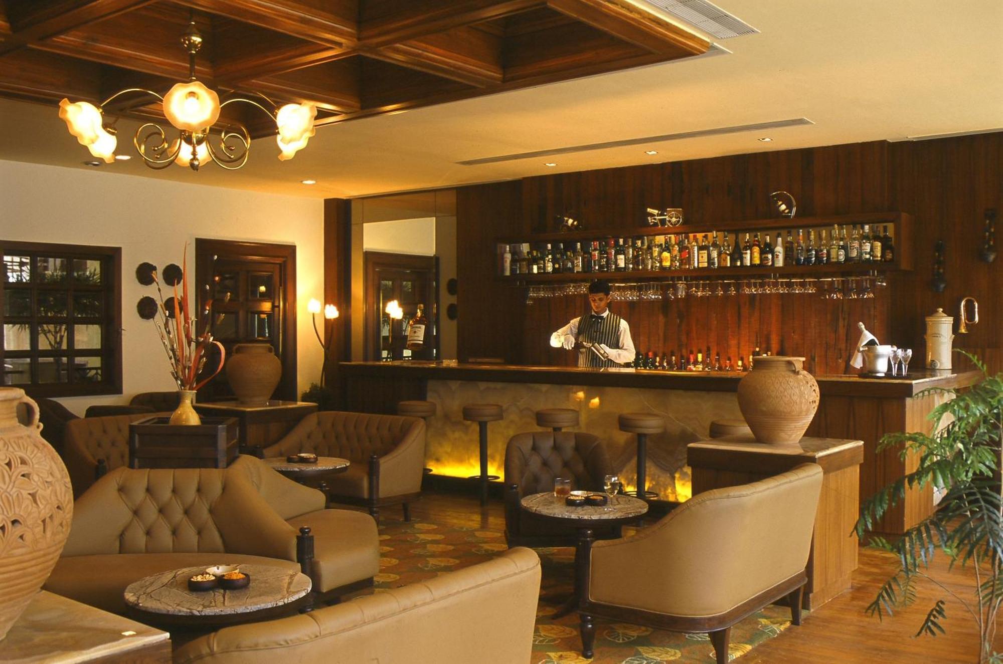 Fariyas Resort Lonavala Restaurant bilde
