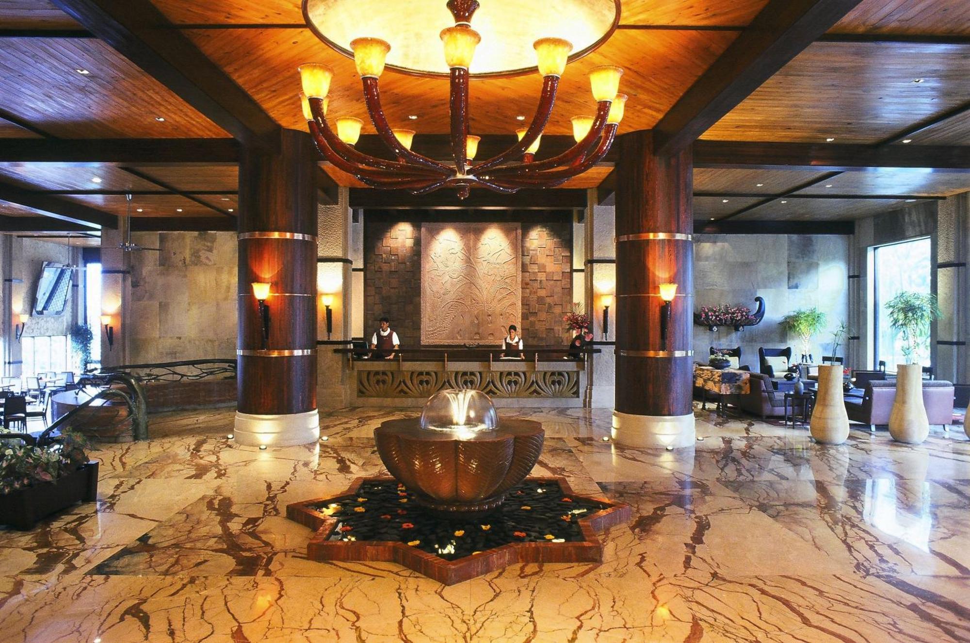 Fariyas Resort Lonavala Interiør bilde