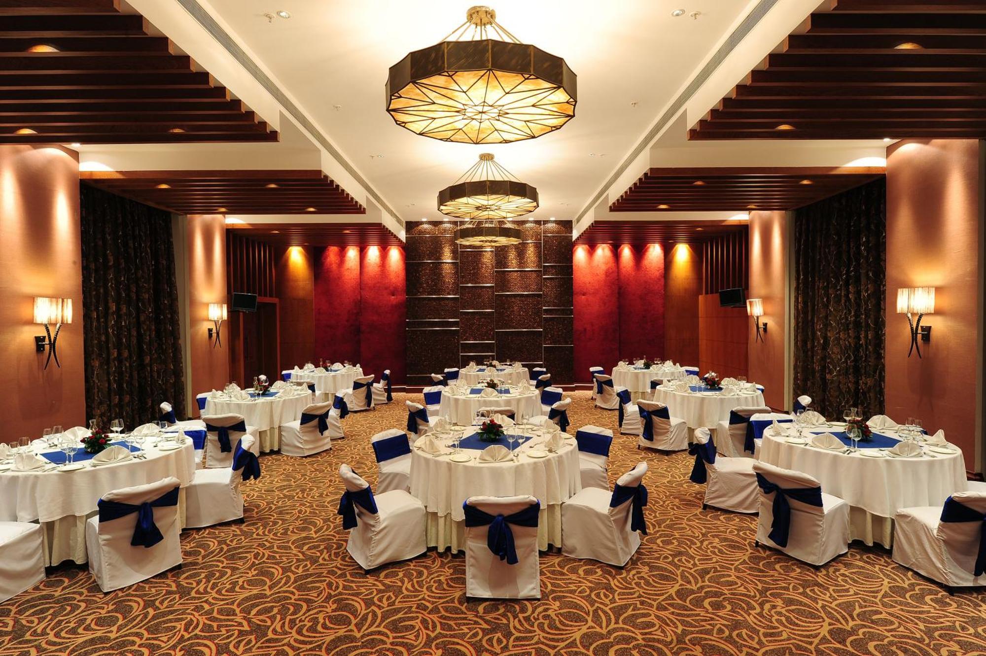 Fariyas Resort Lonavala Restaurant bilde